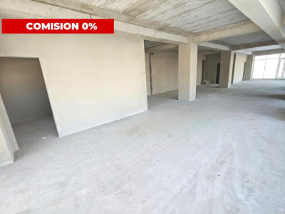 Spatiu comercial cu vitrina si 4 locuri de parcare - COMISION 0