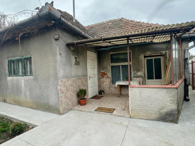 Casa individuala 3 camere garaj si teren liber 207 mp Trei Stejari