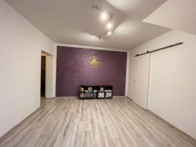 Apartament de vanzare etajul 1 cu 2 camere si curte in zona Selimbar