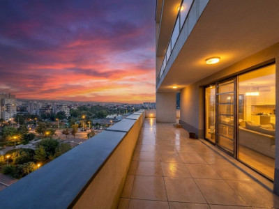 De vanzare penthouse exclusivist panorama pe lac si terasa de 145 mp 