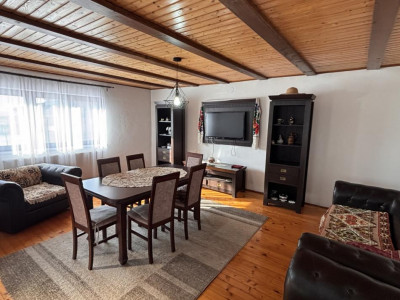 Casa deosebita de vanzare individuala zona Sura Mare 900 mp teren