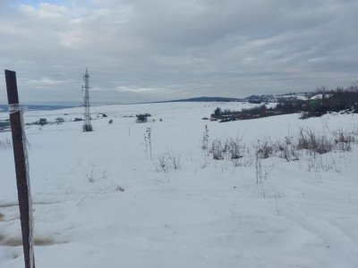 Teren extravilan pentru cabana si gradina 400 mp cu drum de acces 