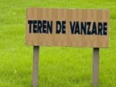 Teren extravilan pentru cabana si gradina 400 mp cu drum de acces 