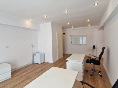 Spatiu birouri de inchiriat renovat modern 50 mp in Sibiu zona Strand