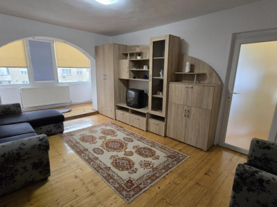 Apartament de inchiriat 2 camere in bloc cu lift zona Mihai Viteazul