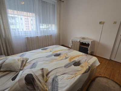 Apartament de inchiriat 2 camere in bloc cu lift Mihai Viteazul