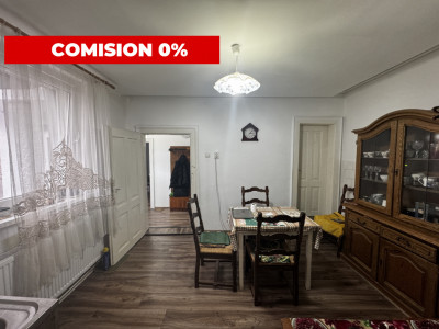 Casa individuala cu acces auto si garaj renovata exterior Trei Stejari