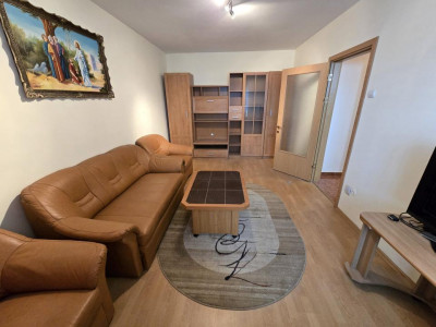 Apartament decomandat mobilat 50 utili balcon lift Vasile Aaron Sibiu