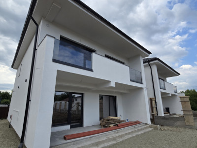 Case de vanzare Sibiu Selimbar imagine mica 2