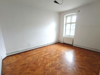 Spatii comerciale de inchiriat Sibiu Lupeni imagine mica 3