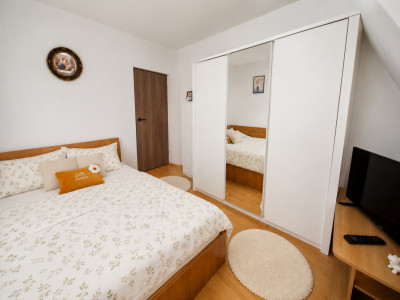 Apartament cu 3 camere de vanzare - mansarda Vasile Aaron - intabulata