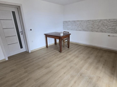 Spatiu birouri de inchiriat 2 camere 1 baie parcare Industrial Vest