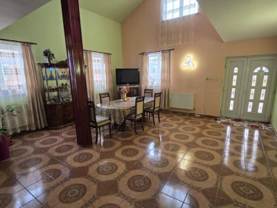 Casa individuala de vanzare 4 camere 159mpu teren liber 725mp Daia