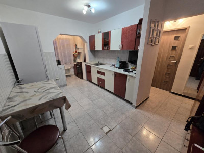 Apartament 2 camere decomandat balcon pivnita Terezian Sibiu