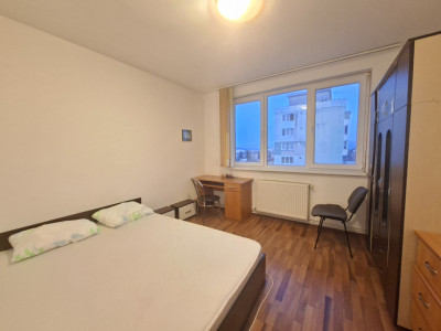 Apartament cu 2 camere si balcon de inchiriat in zona Mihai Viteazul