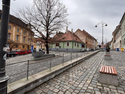 Apartament la casa 93mp utili + pivnita Centrul Istoric