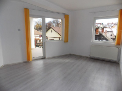 Spatiu pentru birouri de inchiriat cu utilitati incluse in Strand