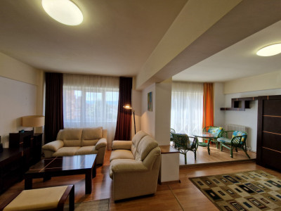 Apartament decomandat de inchiriat 3 camere 2 bai Mihai Viteazul