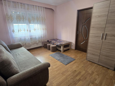 Apartament de inchiriat 2 camere renovat mobilat utilat Vasile Aaron