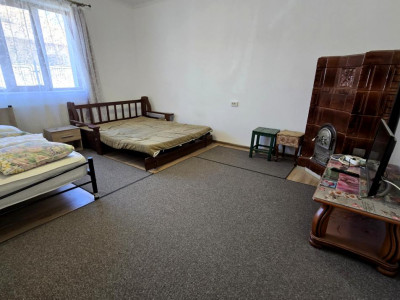 Casa individuala de vanzare 3 camere 2 bai 434mp teren Piata Cluj