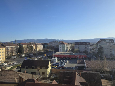 Apartament de vanzare 3 camere 2 bai balcon in bloc cu lift Terezian