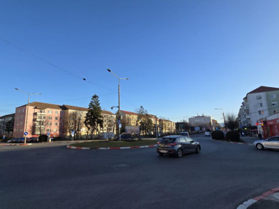 Apartament de vanzare 3 camere 2 bai balcon in bloc cu lift Terezian