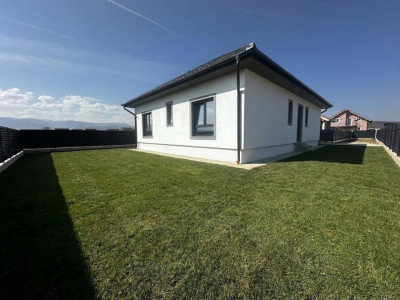 Casa individuala pe 1 singur nivel de vanzare in Cristian judet Sibiu