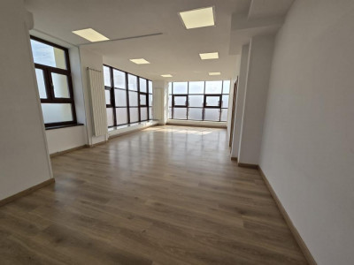 Spatii birouri de vanzare Fagaras imagine mica 7