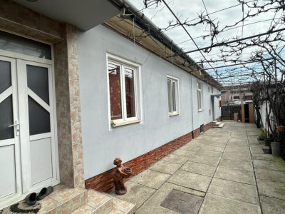 Casa individuala 5 camere acces auto teren 800 mp zona Turnisor Sibiu 