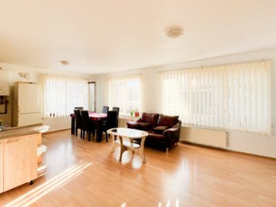 Apartament cu 3 camere cu parcare de vanzare in cartierul Buna Ziua