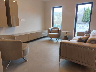 Casa prima inchiriere 5 camere curte 420 mp zona linistita Cisnadie