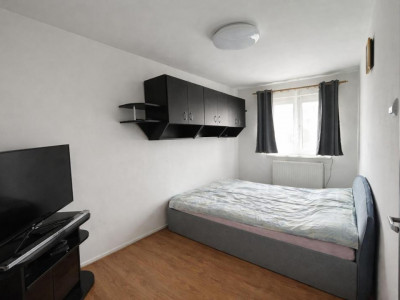 Garsoniera decomandata de vanzare in Terezian etajul 1 