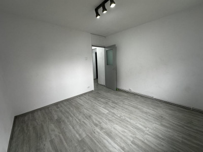 Apartament de vanzare decomandat 2 camere etaj 1 Vasile Aaron