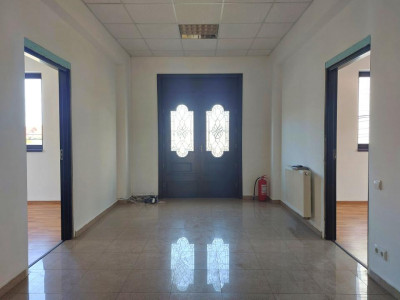 Eleganta si Prestigiu: Spatiu de Birouri de 110 mp zana Sub Arini