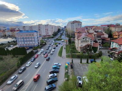 Apartament 3 camere 2 balcoane etaj intermediar Mihai Viteazul
