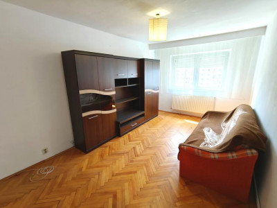 Apartament decomandat 2 camere cu pivnita si balcon - zona Terezian