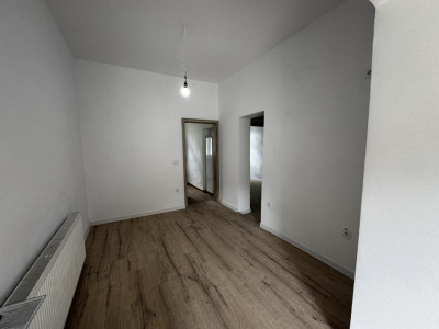 Apartament renovat complet la casa 3 camere 60 mpu Piata Cluj Sibiu