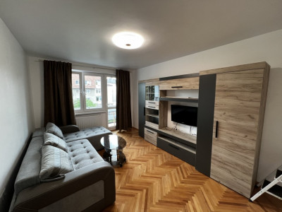 Apartament de inchiriat 3 camere decomandate 62 mp Sibiu Central