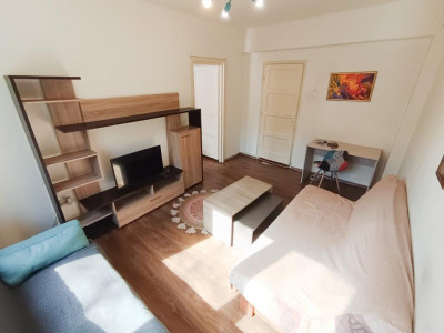 Apartament cu 2 camere de vanzare in centru facultatea de litere
