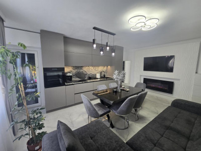 Apartmanet decomandat 3 camere etaj intermediar 2 zona Doamna Stanca