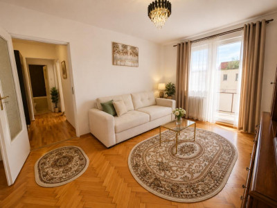 Apartament renovat de vanzare 3 camere balcon pivnita Mihai Viteazul