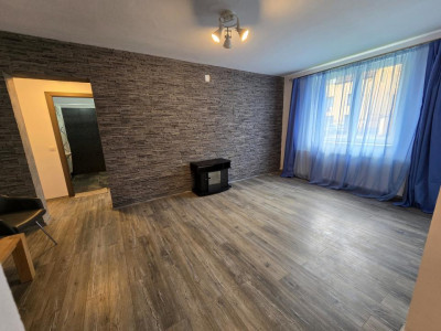 Apartament 2 camere de vanzare 54 mp utili renovat in Strand Sibiu