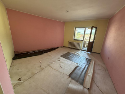 Apartament decomandat 2 camere 2 balcoane etaj 2 zona Doamna Stanca 