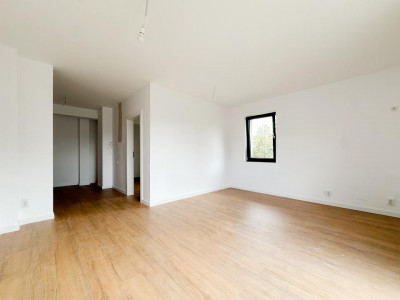 Apartament finisat 2 camere de vanzare bloc nou cartier Intre Lacuri