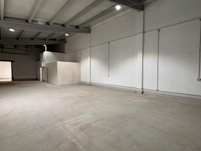 Spatiu comercial de inchiriat 250mpu cu acces tir 