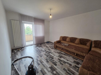 Apartament 2 camere decomandat zona Bd. Unirii etaj 4 recent renovat
