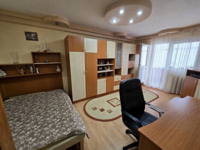 Apartament 3 camere decomandat 2 balcoane etaj 3 Central Sibiu