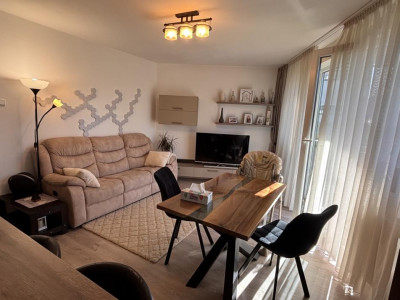 Apartament 3 camere de vanzare 65mpu cu loc de parcare 