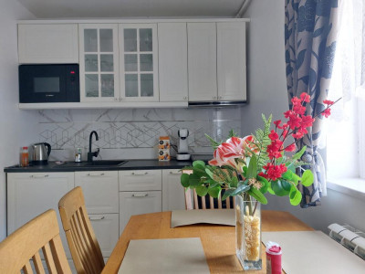 Apartament de inchiriat 3 camere 2 bai aproape de parc Valea Aurie