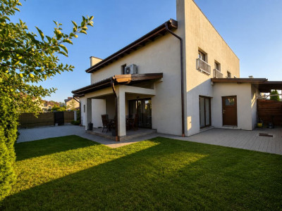 Casa de inchiriat cu 4 camere si curte in Selimbar / acces auto
